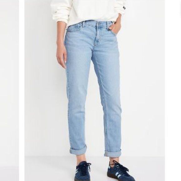Old Navy Plus Size Mid Rise Wow Boyfriend Straight Leg Jeans - Picture 1 of 8